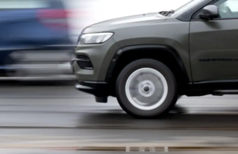 Sommerreifen-Wechsel: ADAC warnt vor zu frühem Aufziehen trotz Frühlingswetter