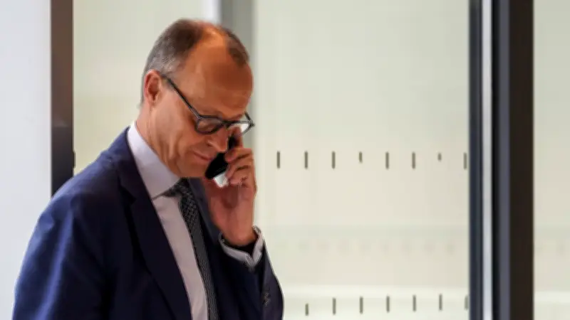 Spionage-Alarm bei Merz-China-Reise: Kanzler nutzt spezielles Not-Handy