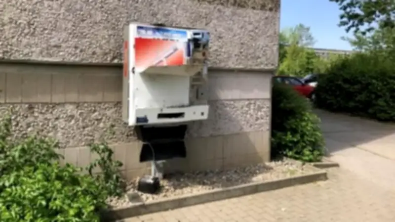 Sprengversuch auf Zigarettenautomaten in Lychen: Polizei sucht nach Tätern