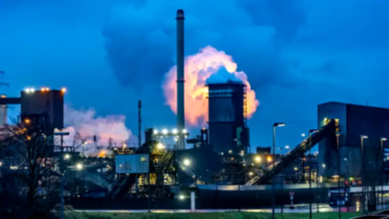 Stahlkrise in Duisburg: HKM schrumpft von 3000 auf 1000 Arbeitsplätze - Salzgitter übernimmt Kontrolle