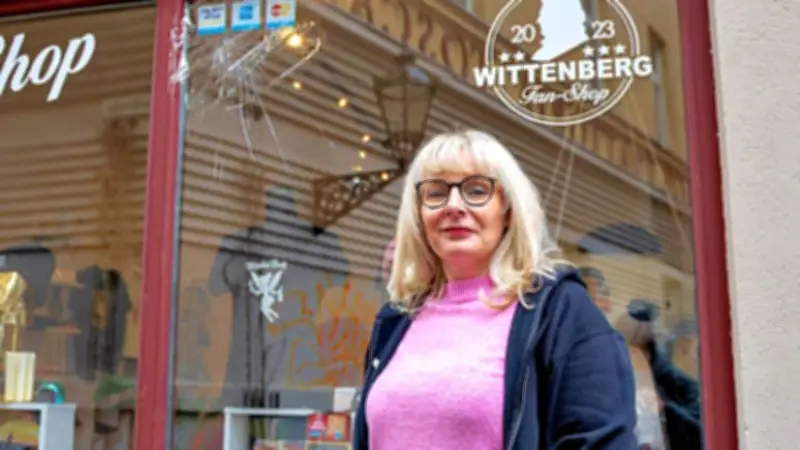Steinwurf auf Wittenberger Fanshop: Sicherheitskamera liefert keine Hinweise