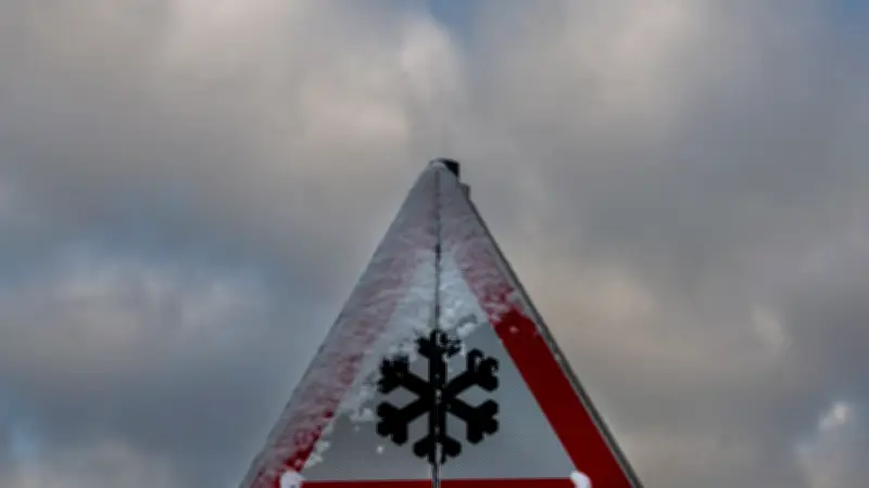 Straßenglätte stoppt Schadstoffmobil in Nordwestmecklenburg - Tour abgebrochen