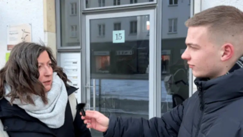 Straßenumfrage in Neubrandenburg: Passanten geben ehrliche Einblicke in ihre Einsamkeitserfahrungen