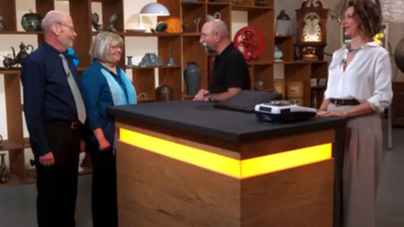 Stralsunder Ehepaar erzielt mit italienischem Goldarmband 5250 Euro bei Bares für Rares