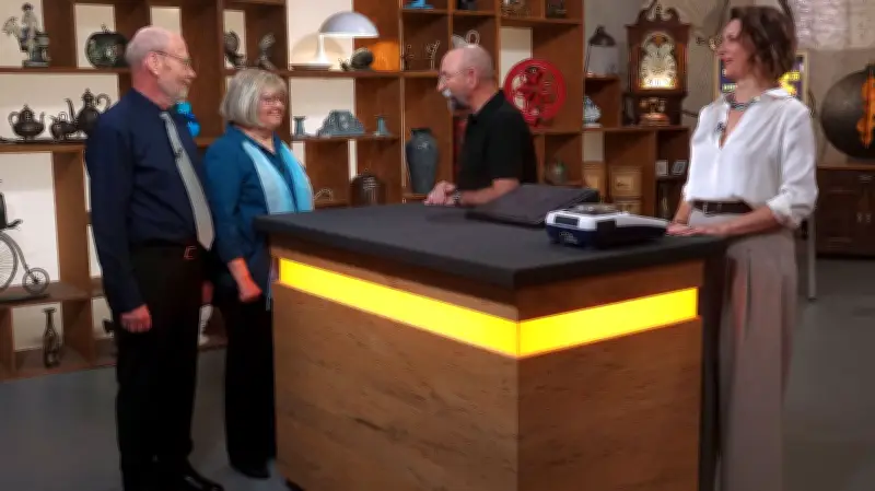 Stralsunder Ehepaar erzielt mit italienischem Goldarmband Traumpreis bei Bares für Rares