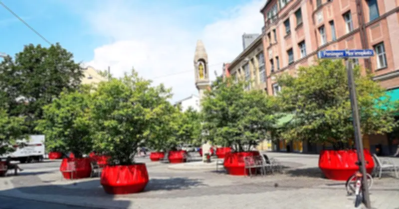 Streit um weiße Markierungen: Kompromiss für Freischankfläche am Pasinger Marienplatz
