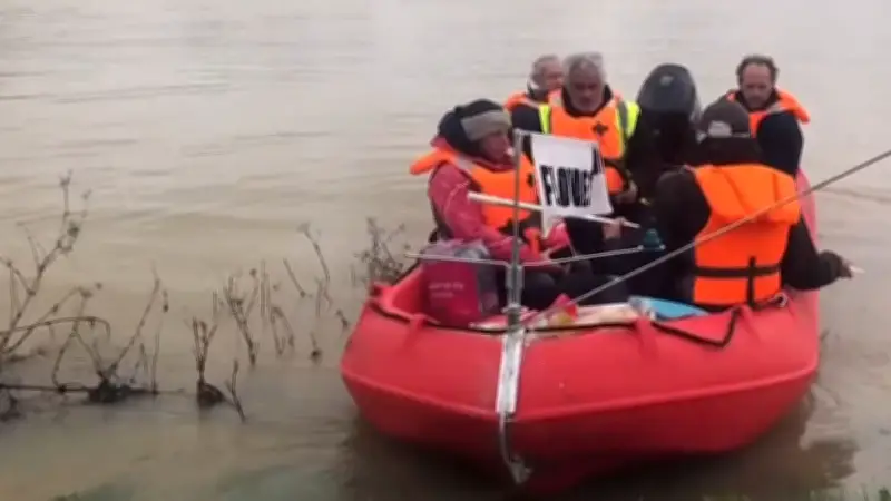 Sturm Nils verwüstet Südfrankreich: Bewohner erhalten dringend Hilfsgüter