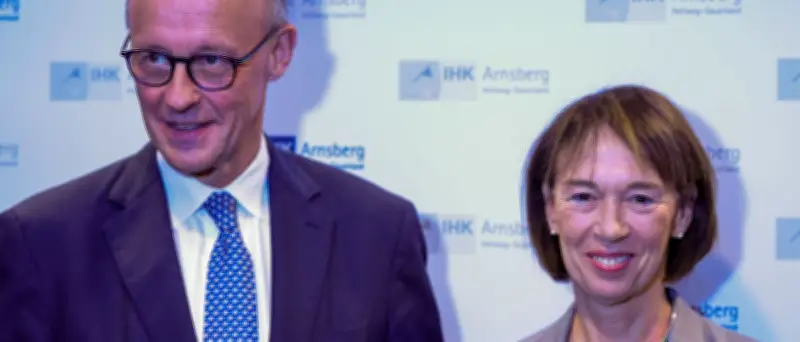 Sturz bei Radtour im Sauerland: Charlotte Merz nach Unfall mit Kanzler in Klinik