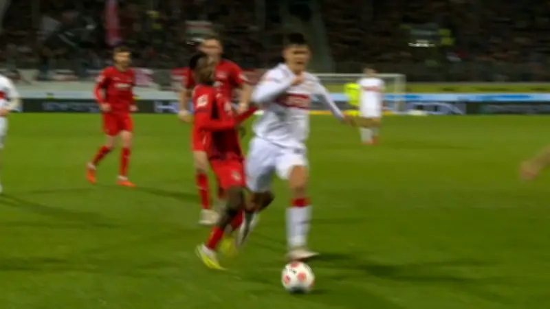 Stuttgarter Elfer-Drama: Manuel Gräfe analysiert zwei strittige Szenen im Spiel Heidenheim gegen VfB