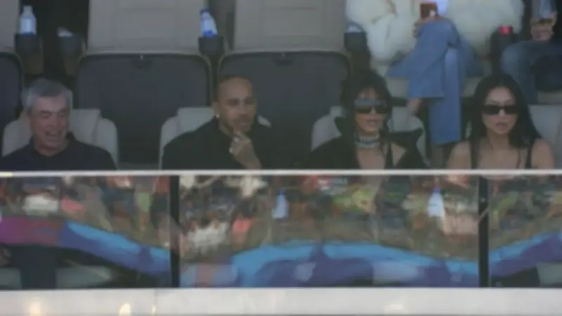 Super Bowl 2026: Diese Top-Promis wie Kim Kardashian und Lewis Hamilton feierten live