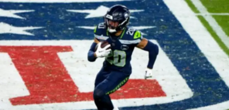 Super Bowl: Julian Loves Interception entscheidet Spiel – Halbzeitshow von Bad Bunny glänzt