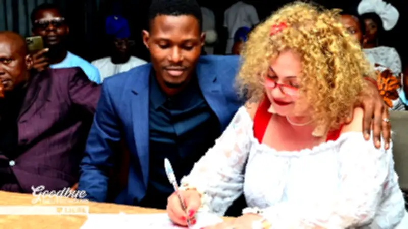 Susanns Liebesabenteuer: Neuanfang in Nigeria für 20 Jahre jüngeren Ugo