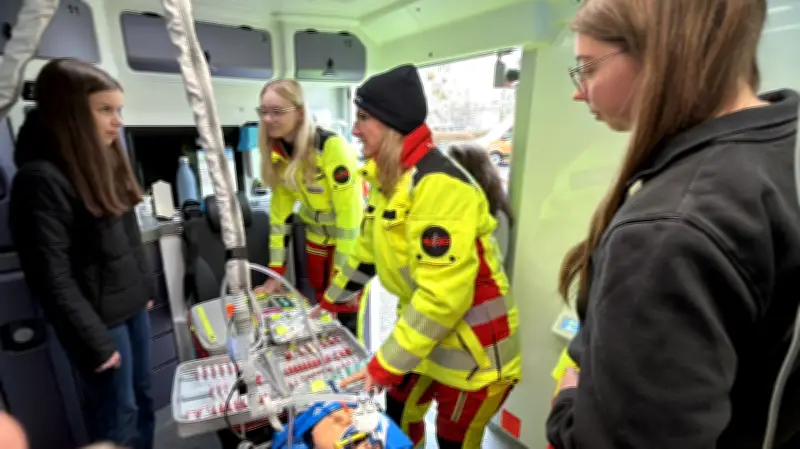 Tag der Berufe in Prenzlau: 64 Aussteller bieten Jugendlichen direkte Berufsorientierung