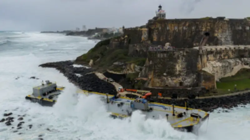 Tank-Lastkahn läuft bei San Juan auf Grund: Keine Verletzten oder Umweltverschmutzung