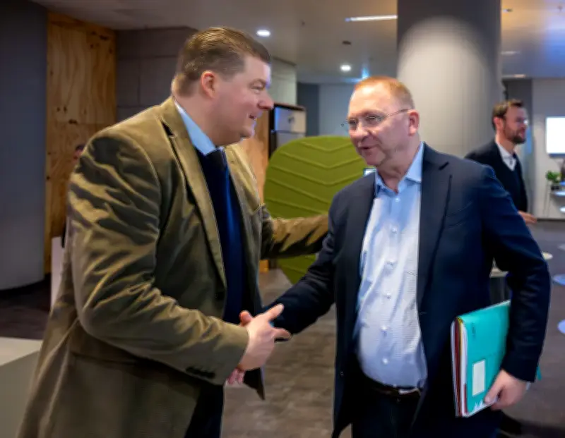 Tarifabschluss für Länder-Beschäftigte: 5,8 Prozent mehr Gehalt in drei Schritten