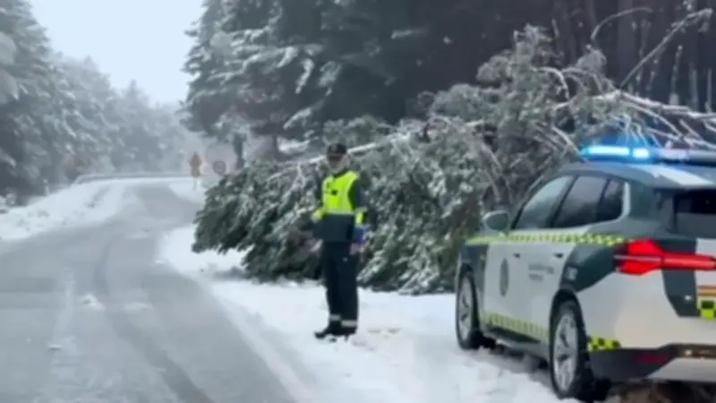 Tausende Spanier müssen fliehen: Wetter-Chaos mit Schnee und Fluten verwüstet Urlaubsregionen