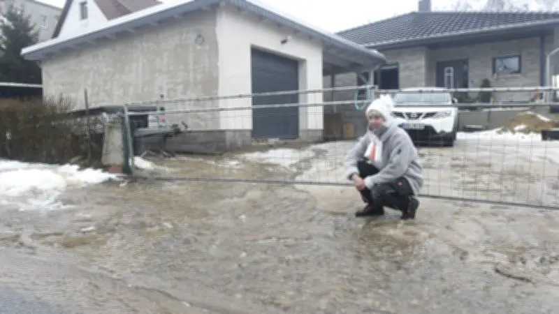 Tauwetter verwandelt Klein Helle in Flutgebiet – Keller laufen voll