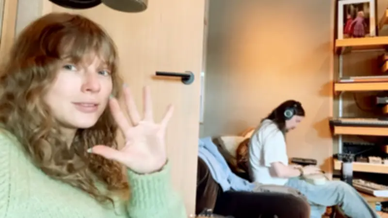 Taylor Swift zeigt sich ungeschminkt vor 280 Millionen Fans: Natürlicher Look im Studio