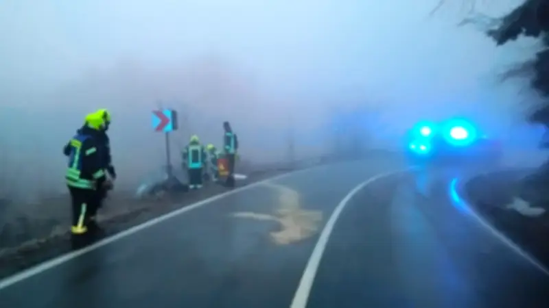 Tückische Glätte im Harzkreis: Skodafahrerin bei Friedrichsbrunn verunglückt