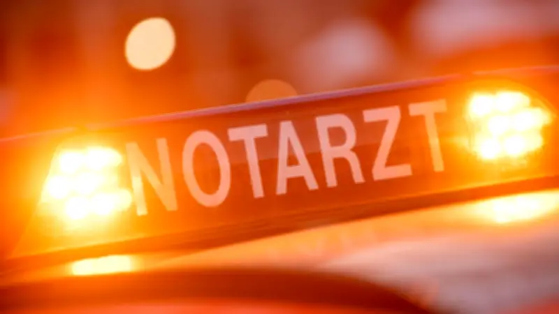 Tödlicher Arbeitsunfall in Demmin: 56-jähriger Arbeiter in Betonfabrik von Maschine eingeklemmt