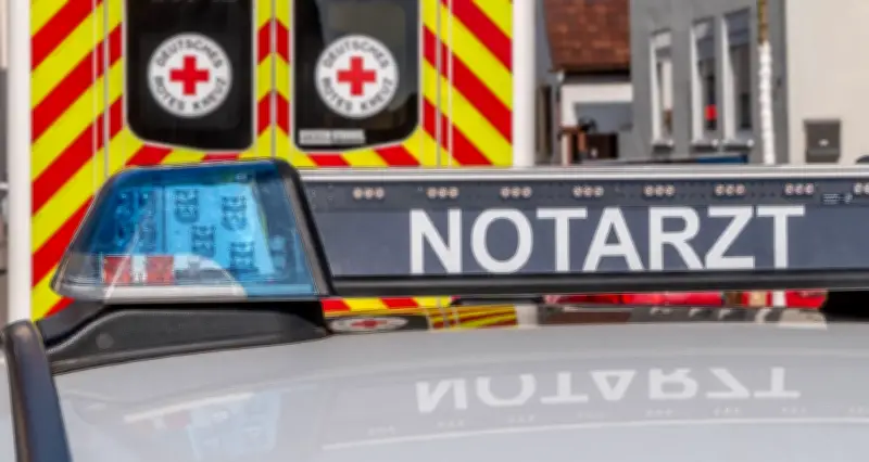 Tödlicher Arbeitsunfall in Nessa: 35-Jähriger stirbt unter Strohballen