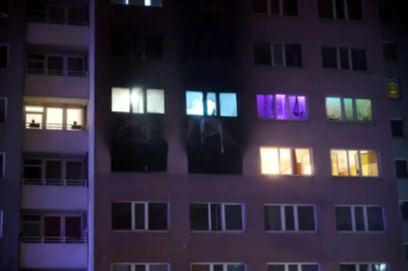 Tödlicher Hochhausbrand in Berlin-Lichtenberg: Kind stirbt, 20 Wohnungen unbewohnbar