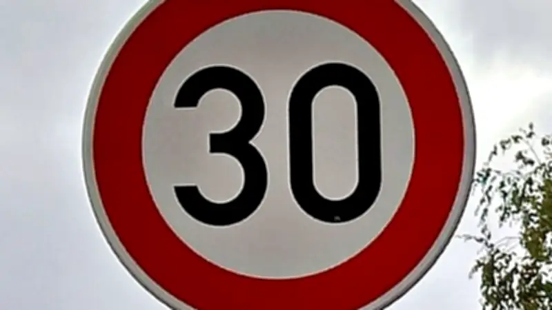 Tempo 30 in Schlaitz vorerst gestoppt: Sicherheit der Schulkinder bleibt ungewiss