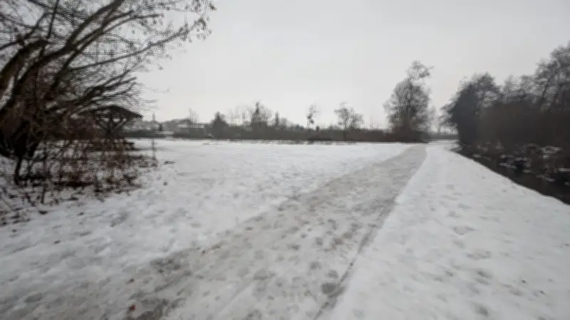 Teterow: Beschädigter Weg an der Kleinen Peene wird bei besserem Wetter instand gesetzt