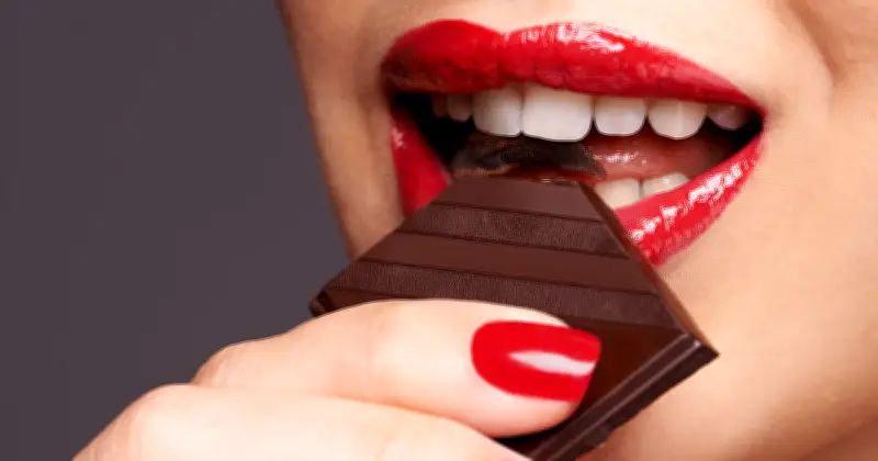 Täglicher Schokoladenkonsum: So wirkt sich die Süßigkeit auf Körper und Gesundheit aus