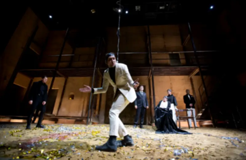 Theaterunfall in Berlin: Lars Eidingers Degen trifft Zuschauerin bei Richard III.