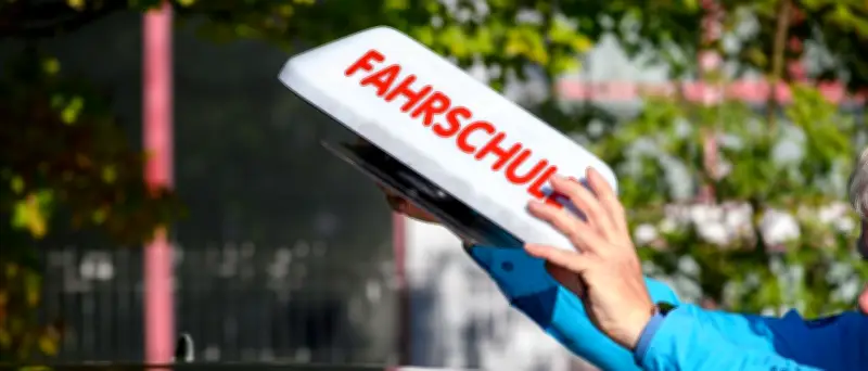 Theorie per App: Verkehrsminister plant günstigere Führerscheine durch weniger Sonderfahrten