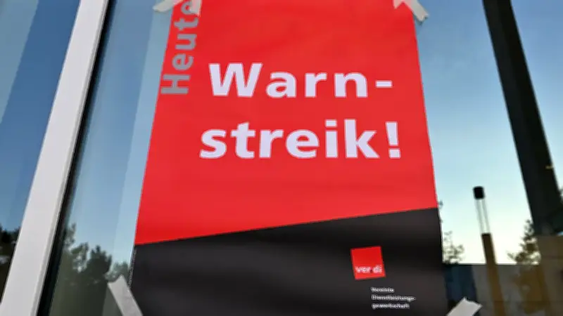 Thüringer Landesbeschäftigte streiken für höhere Löhne vor entscheidender Verhandlungsrunde