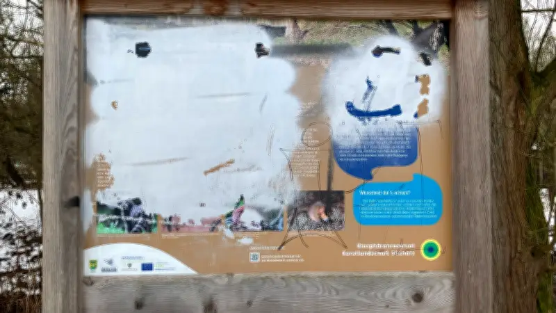 Thyra-Rundweg: Vandalierte Infotafeln nach schneller Aktion wiederhergestellt