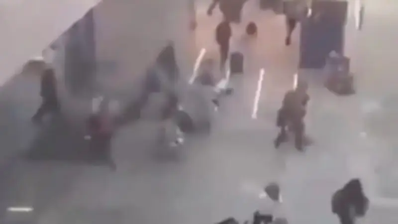 Todesangst am Flughafen Guadalajara: Touristen fliehen in Panik vor Schüssen