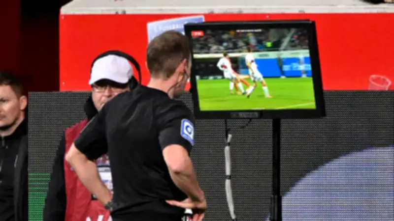 Tor-Wende gegen Stuttgart: Die verrückteste VAR-Szene der Saison!