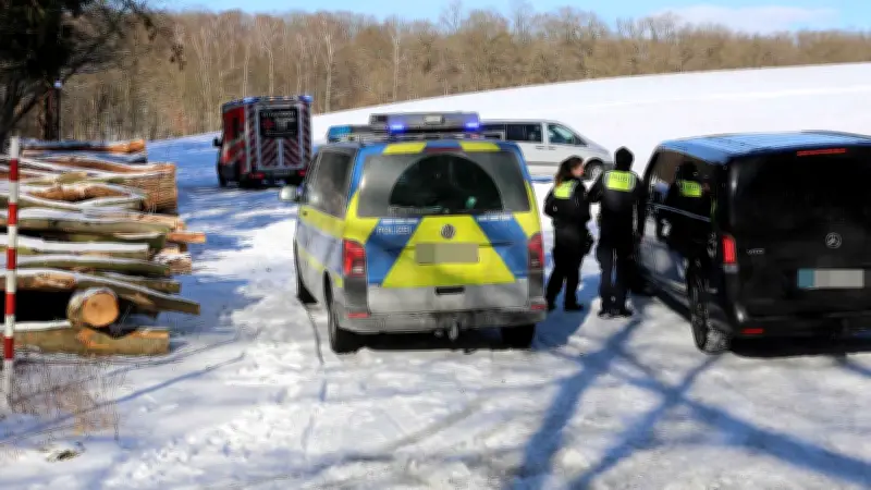 Tragödie in Kuchelmiß: 11-jähriger Junge stirbt bei Schlittenunfall am Auto