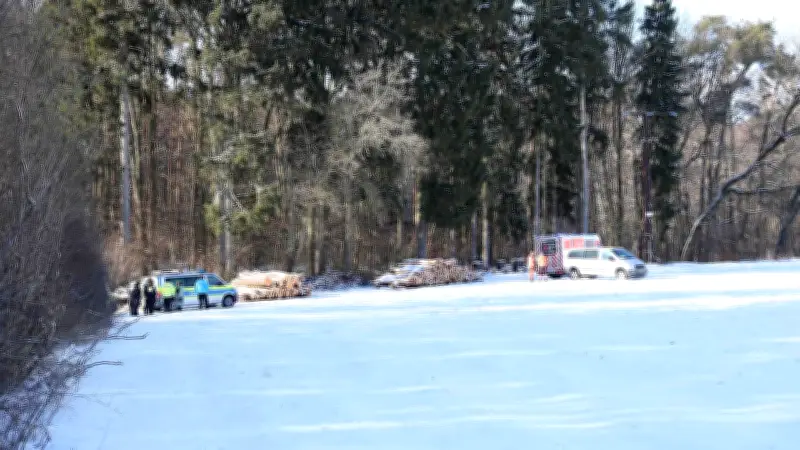 Tragödie in Kuchelmiß: 11-jähriger Junge stirbt bei Schlittenunfall mit Auto