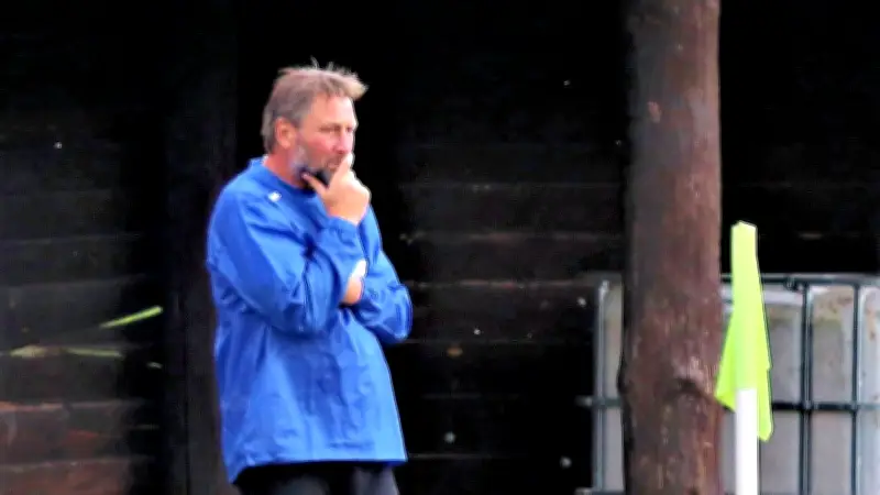 Trainer Heyer im Fokus: Emselohs Pokal-Halbfinale gegen Halle im Visier