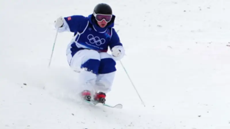 Trans-Mann Elis Lundholm trotz Letztplatzierung weiter im Olympia-Rennen