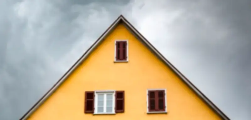 Trügerische Sicherheit: Warum der Immobilienkauf oft eine falsche Entscheidung ist