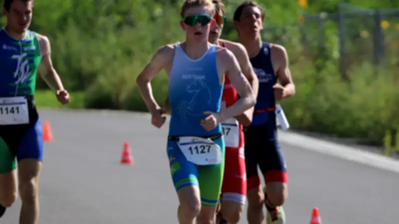 Triathlon-Talent Johannes Bertram verfolgt Olympia-Traum in Neubrandenburg