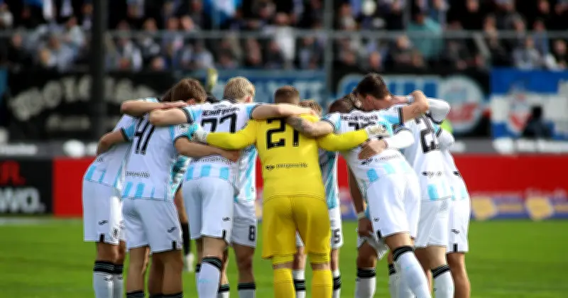 TSV 1860 München: Löwen feiern knappen Sieg gegen Hansa Rostock – Jetzt Spieler bewerten!