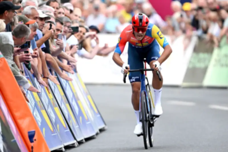 UAE Tour: Italienischer Sprint-Star Milan stürzt kurz vor Ziel - Mexikaner del Toro triumphiert