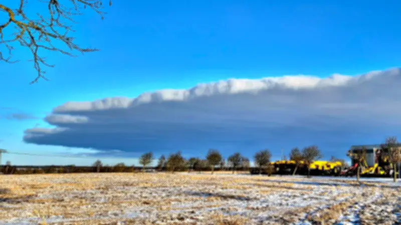 UFO-ähnliche Wolke über Weitin: Meteorologen erklären das seltene Himmelsphänomen