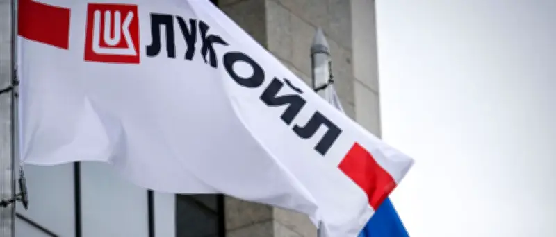 Ukraine attackiert Lukoil-Raffinerie im russischen Hinterland – Mehrheit der Deutschen für Merz-Putin-Dialog