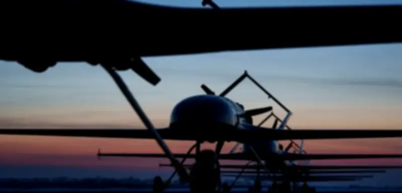 Ukraine intensiviert Drohnenoffensive: Militärobjekt und Raffinerie in Russland getroffen