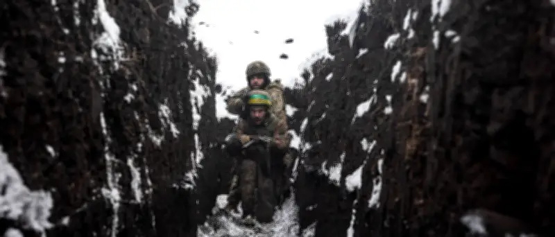 Ukrainische Front im Winter: Kämpfer berichten von lebensbedrohlicher Kälte und Grenzen des Überlebens