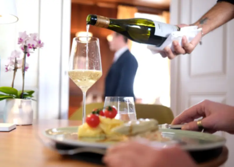 Umfrage enthüllt: Hier sparen die Deutschen am stärksten – Lebensmittel nicht betroffen