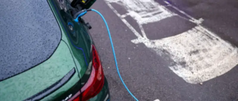 Umfrage zur neuen E-Auto-Prämie: Jeder Dritte kennt Förderung nicht