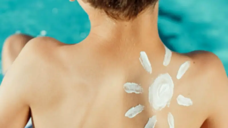 Umweltbundesamt warnt: Schadstoff aus Sonnencreme weiterhin in Urin fast aller Kinder